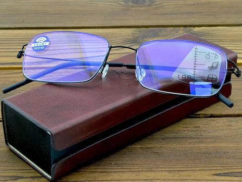 Титановые прогрессивные очки для чтения без винтов для мужчин и женщин, многофокальные пресбиопические очки, оптическая оправа, очки от + 0,75 до + 4