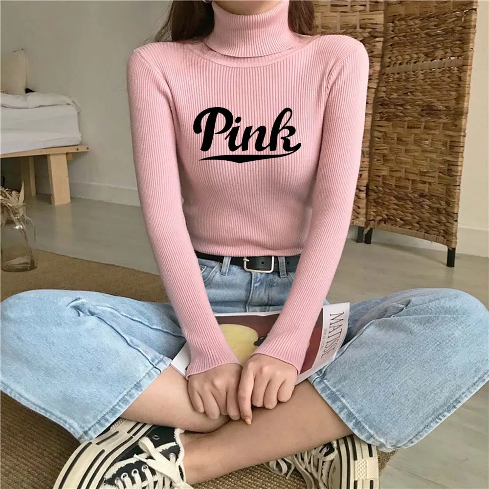 Женский вязаный пуловер с высоким воротом