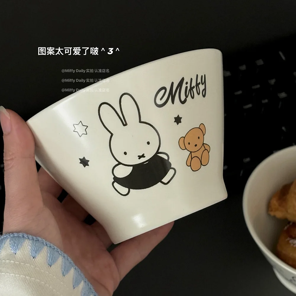 Фото Милая керамическая чаша Miffy 450 мл с кроликом, матовая, с гладким ободком, для молока, хлопьев, фруктов, закусок, для использования на столе, в столовой, общежитии, подарок для девочки №2