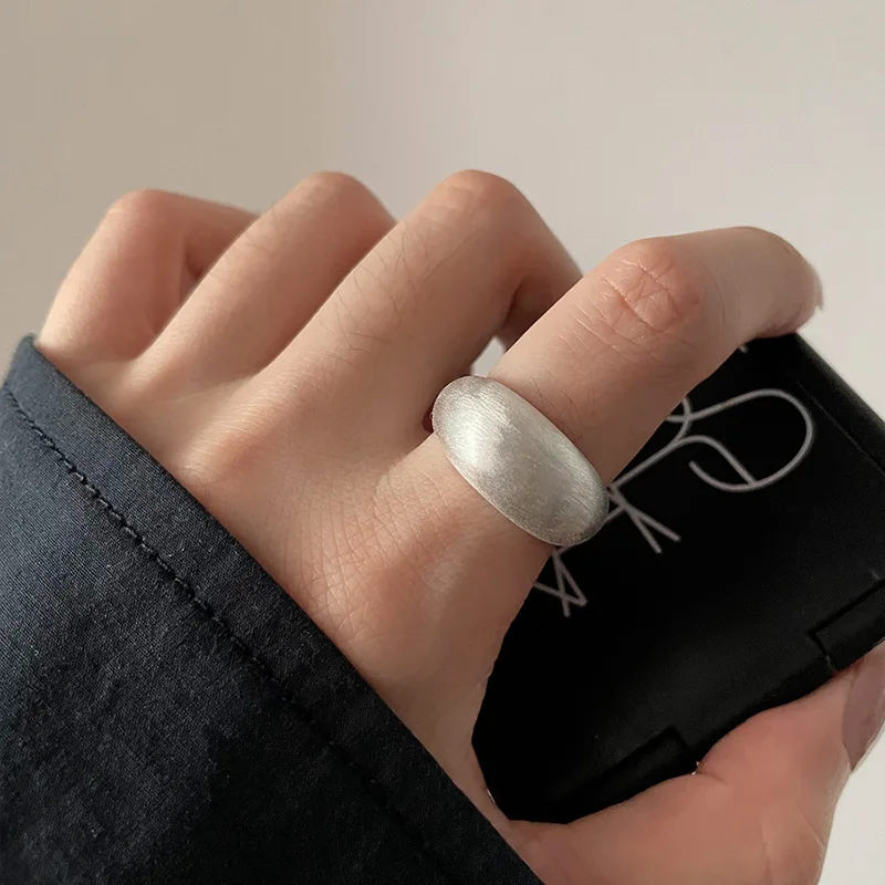 

Minimalist Oval Brushed Ring for Women's Fashion, Cool Style, Advanced Sense Open Ring Hip Hop