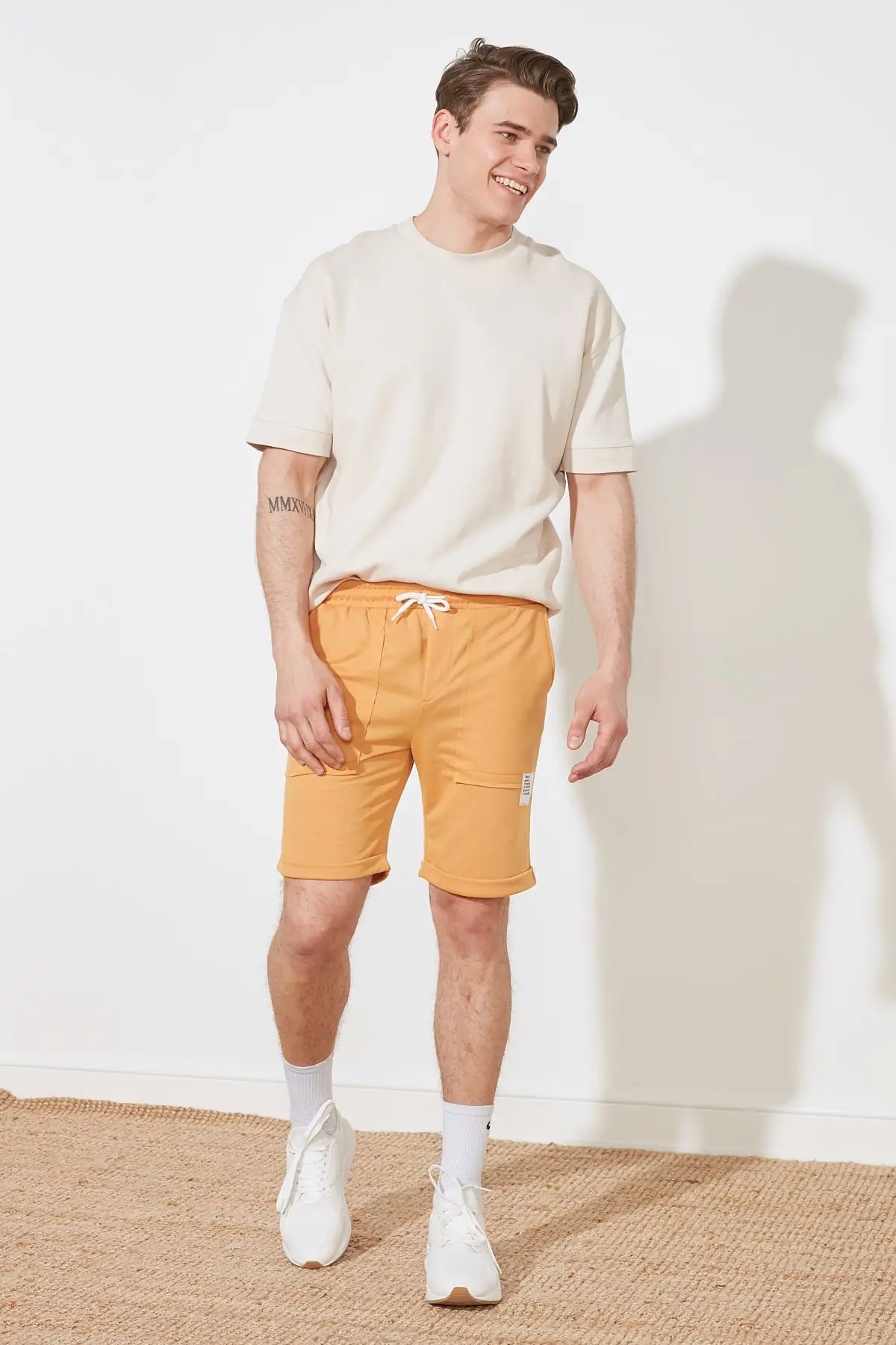 

Trendyol Men 'S Regular Fit Shorts & Bermuda TMNSS21SR0311