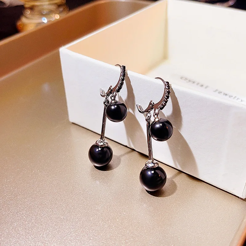 

Vintage Luxury Fashion Black Pearl Ball Earrings Micro Set Zircon Earrings Jewelry For Women