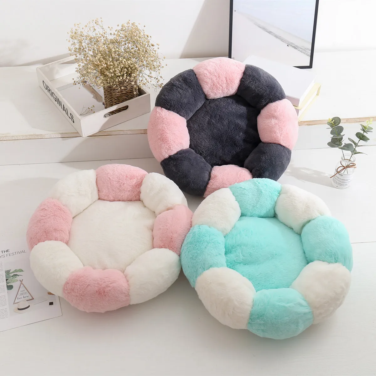 

Flower Shaped Cat Bed Indoor Cozy Pet Beds Ultra Soft Plush Dog Basket Sunbed Warm Self-Warming House Sleeping Bag Cushion Mat