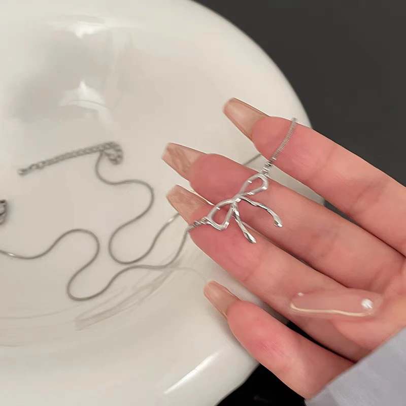 Женское ожерелье-чокер с милым бантом