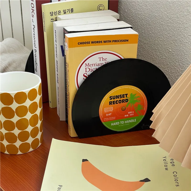 Винтажные виниловые подставки для записей в стиле ретро