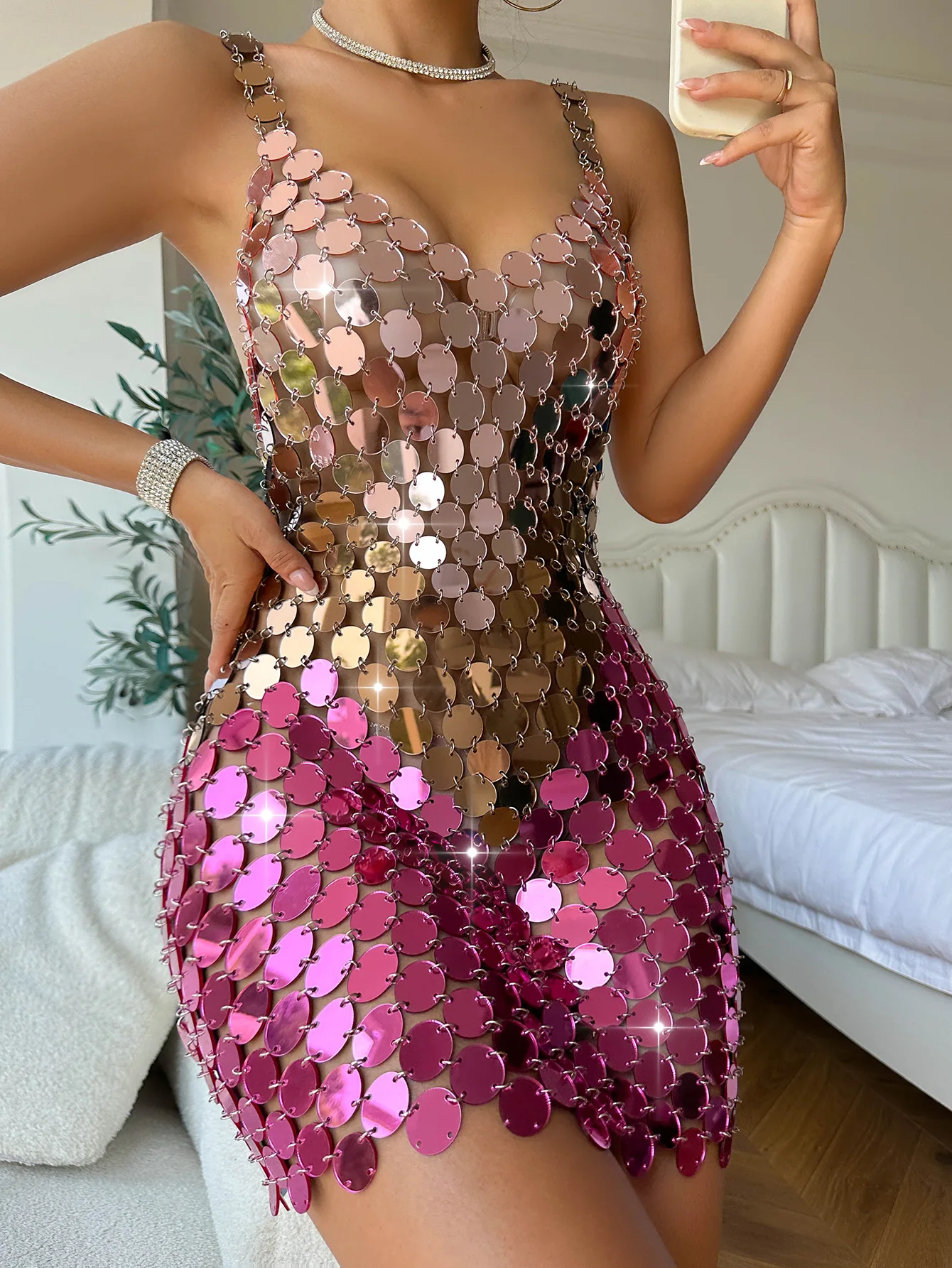 

Женское блестящее платье с акриловыми блестками, модная Сексуальная вечерняя одежда без рукавов и с открытой спиной, короткие платья до середины икры, 2023