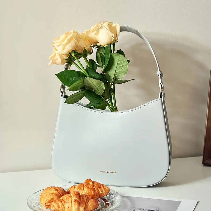 Fashion women's shoulder bag, luxury designer women's leather small underarm shoulder bag, boutique casual Tote handbag