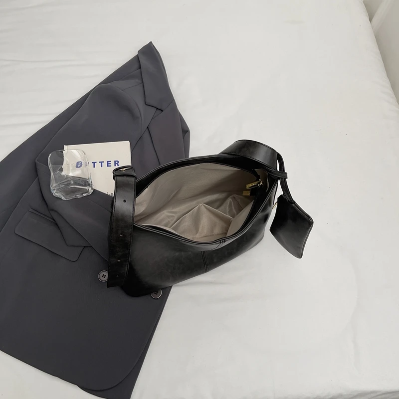 Простые повседневные сумки через плечо на одно новые модные универсальные