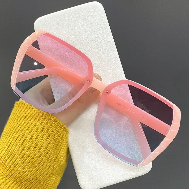 

Новинка 2023, модные женские солнцезащитные очки, корейский вариант, индивидуальные маленькие очки в большой оправе для лица, квадратные солнцезащитные очки в стиле ретро