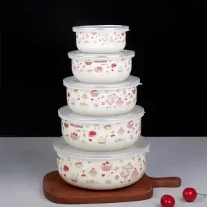 

Набор из 5 эмалированных мисок с рисунками