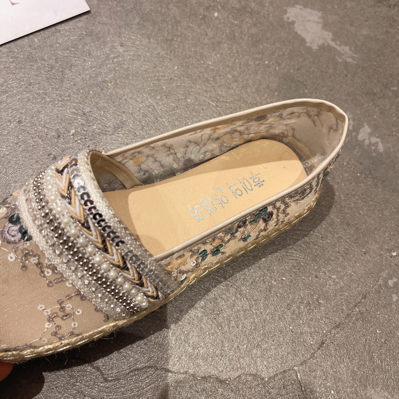 New 2022 Spring New Embroidered Lace Fisherman Shoes Women's  Breathable Hollow Sequin Beads Casual All-Match Large Size Loafers