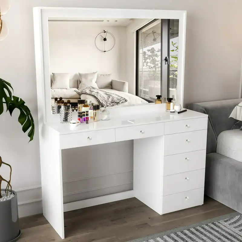 

White Painted Makeup Vanity Table with Crystal Knobs for Bedroom