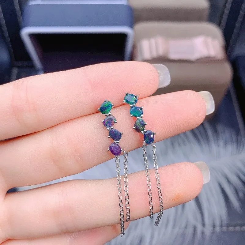 

Серьги-гвоздики с опалом, серебро 925 пробы, 3 х4 мм
