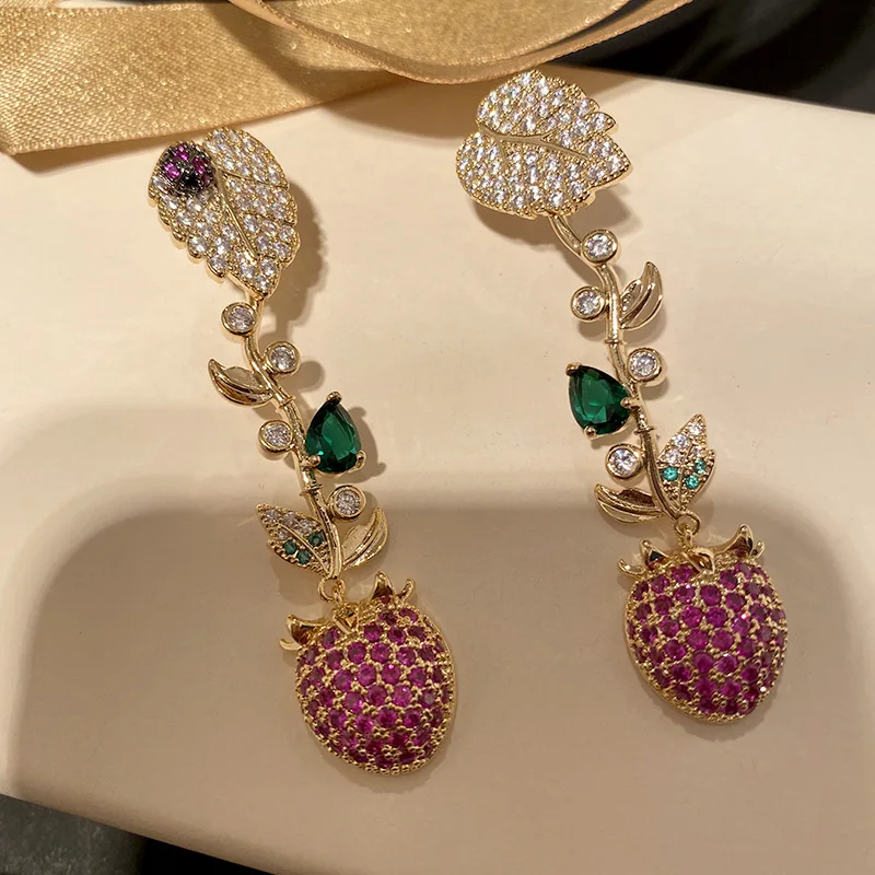 

Korean Fashion 925 Silver Shiny Zircon CZ Leaf Vine Strawberry Earrings for Women Noble Fairy Wedding Bridal Statement Jewelry