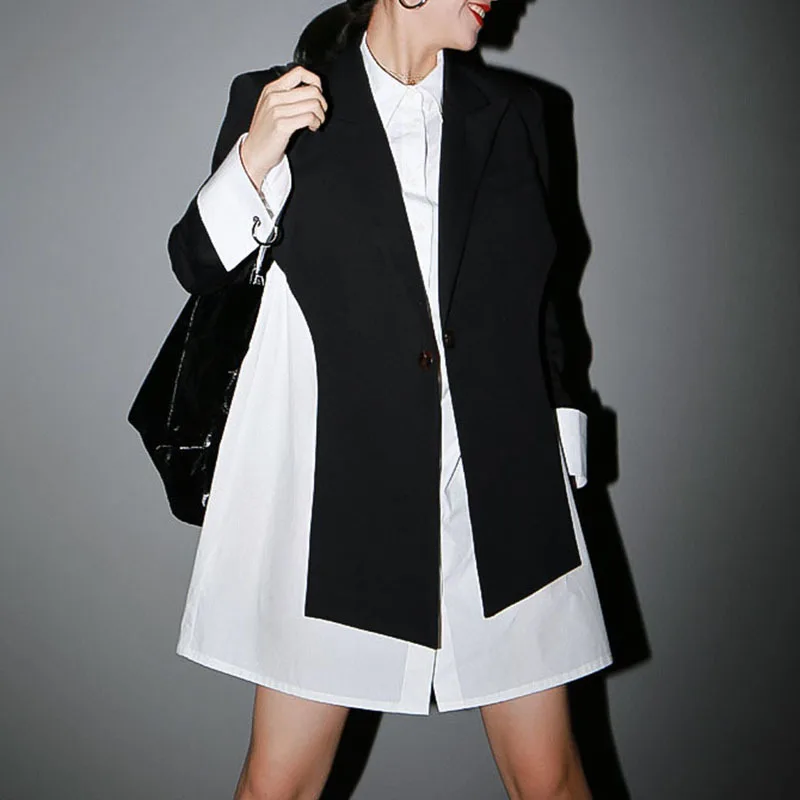 

2022 Autumn New Small People Suit Collar Cross Design Two Sides Of The Long-term Long-term Short Suit Outside