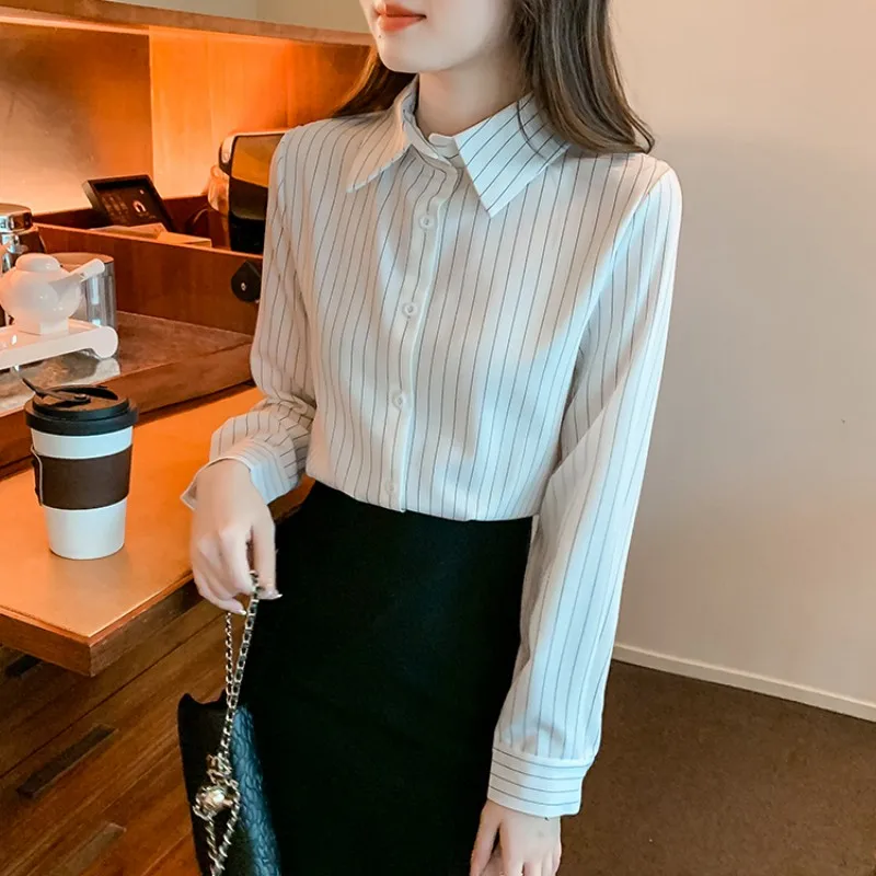 Рисунок 5 - Модная женская рубашка с воротником-поло