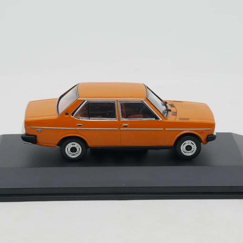 Ixo 1:43 Fiat 131 Mirafiori 1977 Diecas Модель автомобиля Металлический игрушечный автомобиль