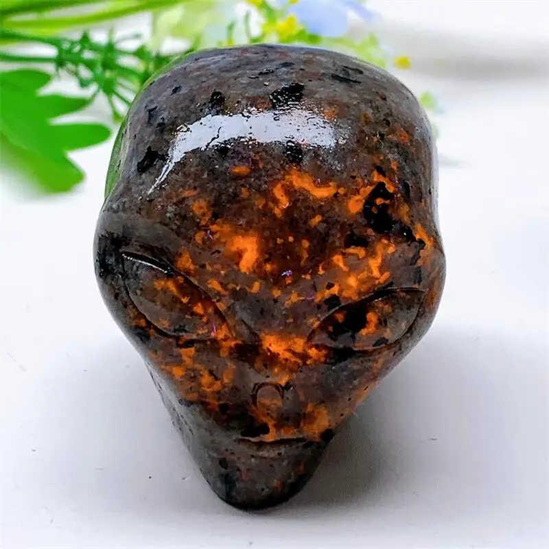 

2inch Natural Yooperlite Alien Skull Crystal Carved Reiki Healing Gemstone Figurine Crafts Home Decor Ornament Gift 1pcs