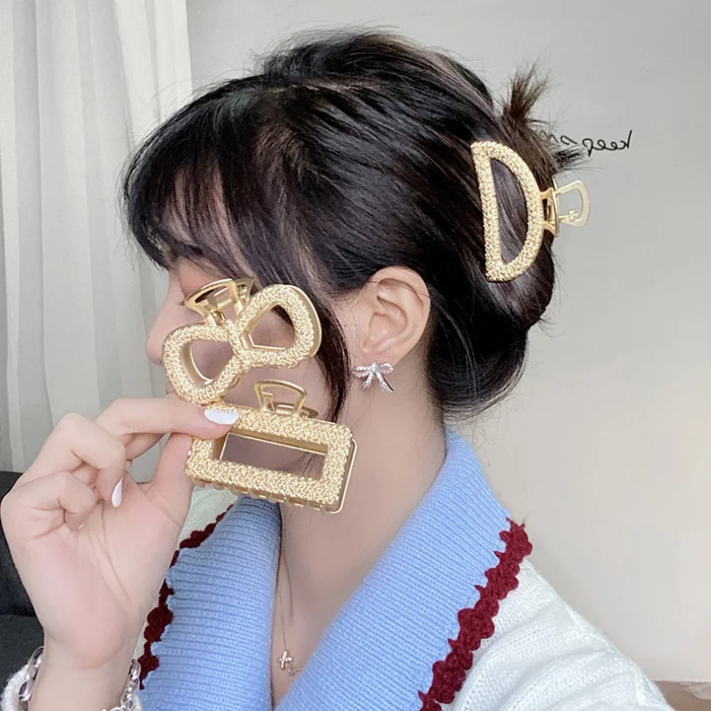 

Simple Metal Hollow Geometry Hairpins Women Transparent Shark Clips Crab Headwear For Girl Hair Styling Hair Accessories