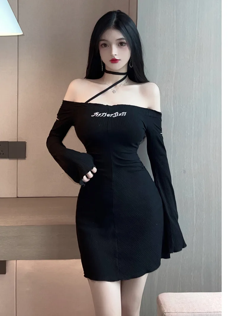 

2023 Spring Women's Sexy Spicy Girl One Shoulder Long Sleeve Hanging Neck Letter Embroidery High Waist Slim Wrap Hip Dress A5CK
