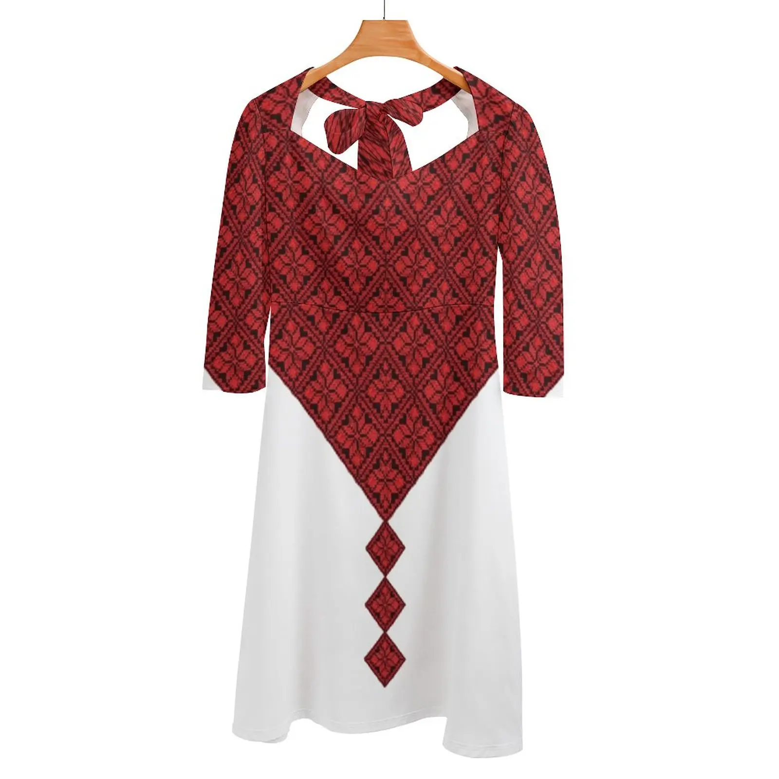 

Женское, квадратный воротник, 6Xl, с вышивкой на спине, шнуровкой