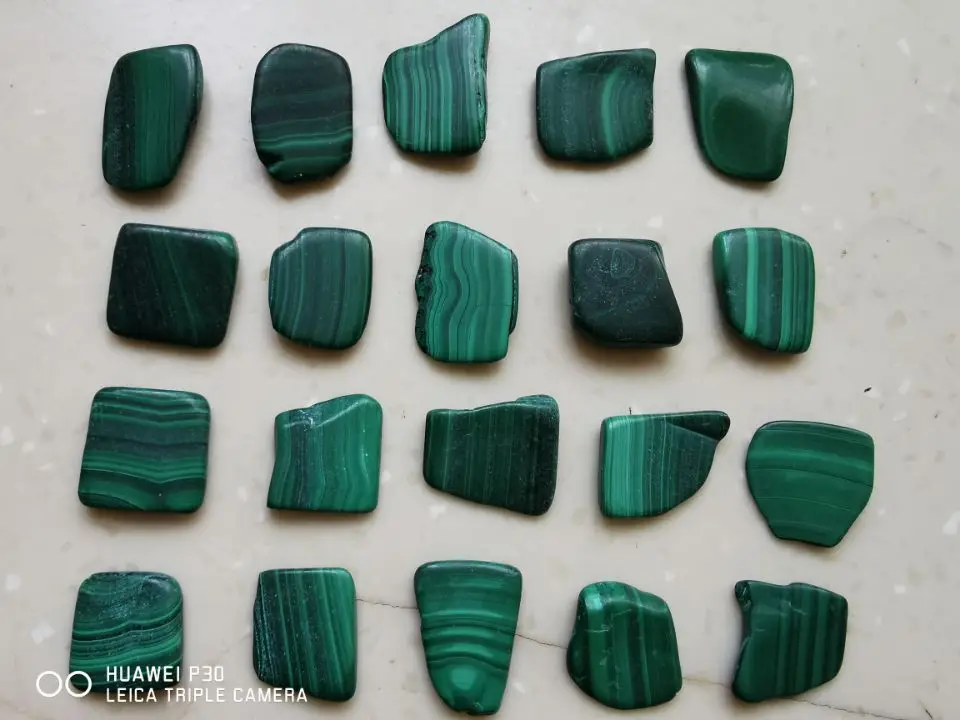 

20pcs Tumbled Gemstone Crystal Malachite Rare Collectable Medium
