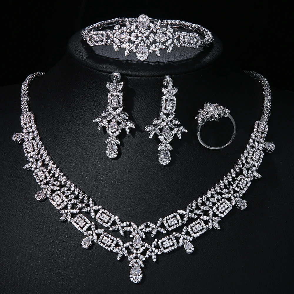 

Bettyue New Arrival Luxury Style Charming Cubic Zircon Jewelry Set Geometry Shape Design Wedding Party Fascinating Dress-Up