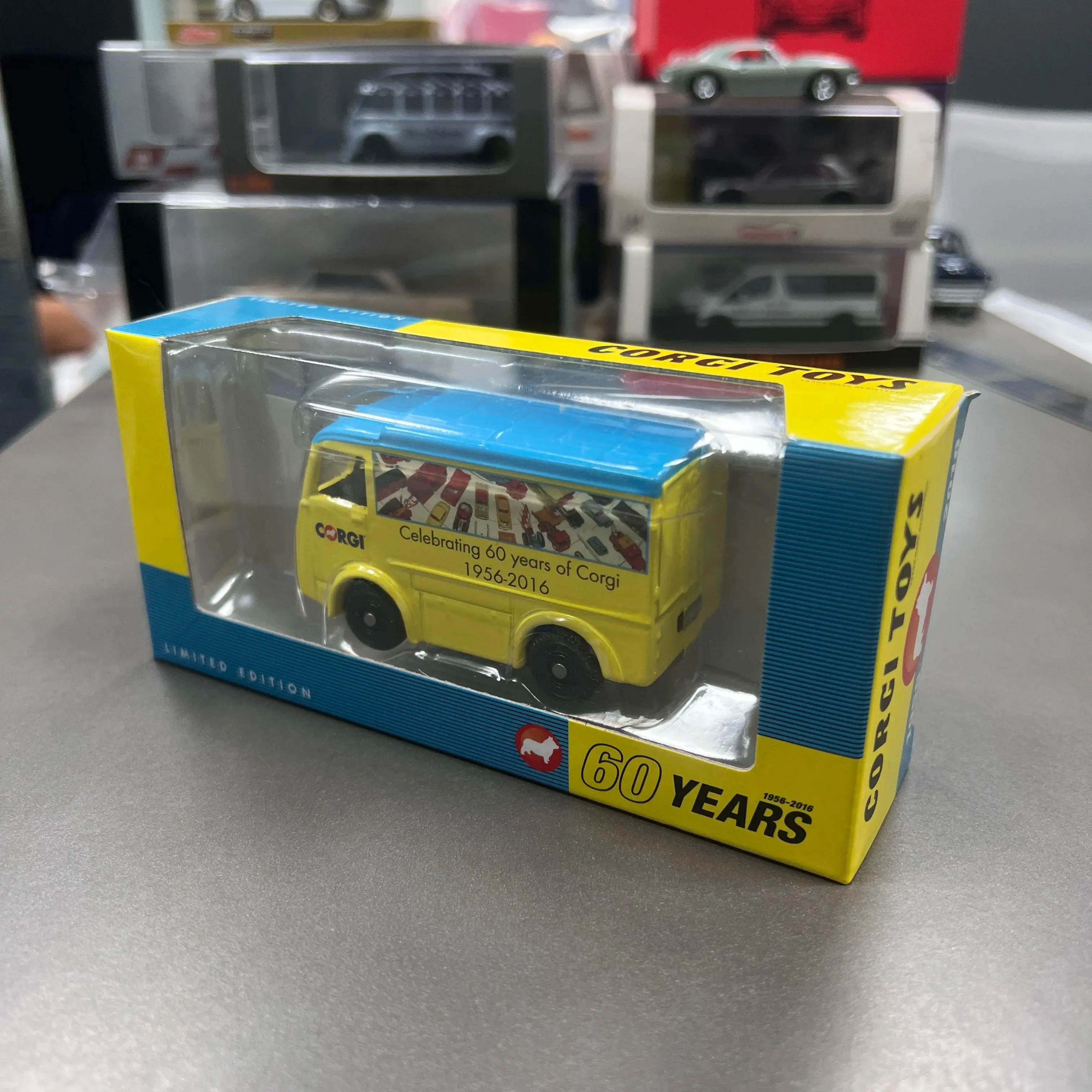 Празднование 60 лет 1956-2016 модель автомобиля из сплава литье под давлением