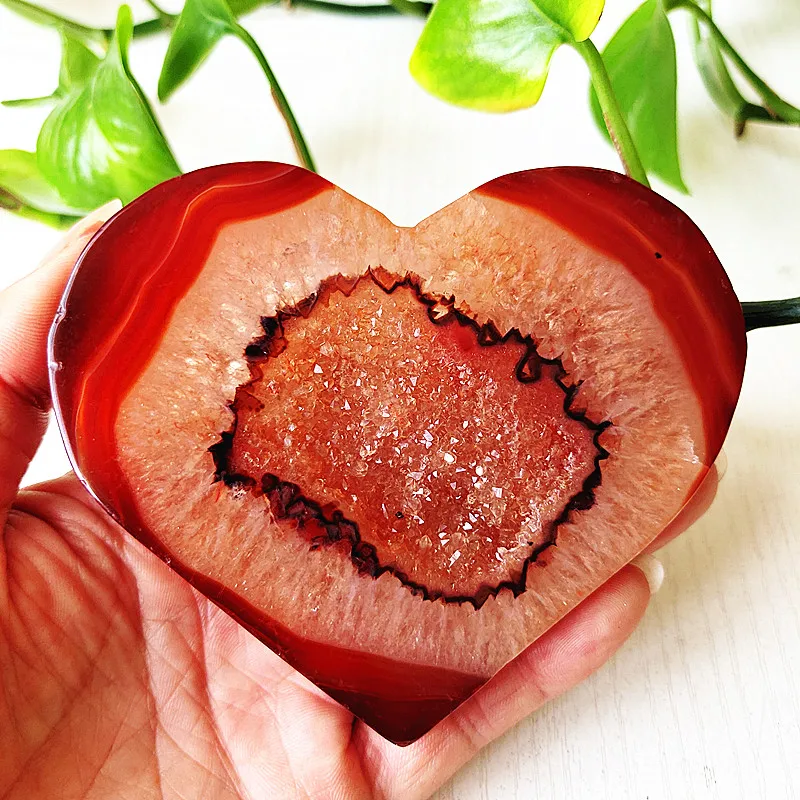 

Natural Red Agate Slice Stone Geode Crystal Chips Love Heart Room Decoration Home And Gemstone Carnelian Ornaments Reiki Healing