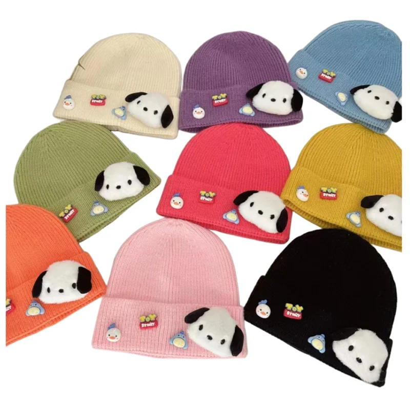 

Новая Вязаная Шапка Sanrios, Зимняя Шапка-бини с мультяшным принтом Pachacoo для защиты ушей, милая плюшевая декоративная кукла, Веселая детская вязаная шапка