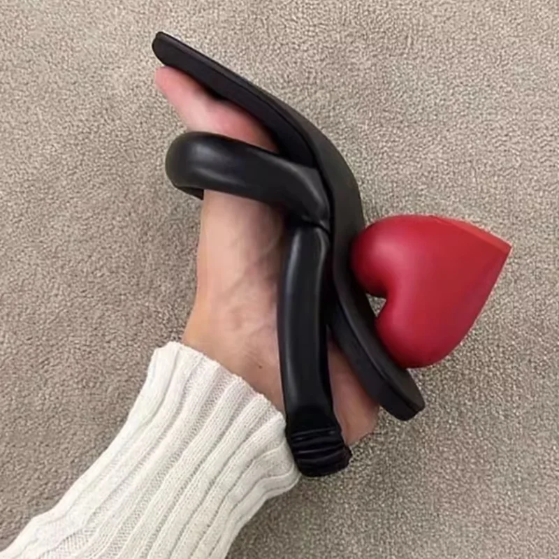 

Women's Sandals 2023 Summer New Niche Heart-shaped Heel Retro Red and Black Color Spliced Open Toe High Heel Slippers Trendy