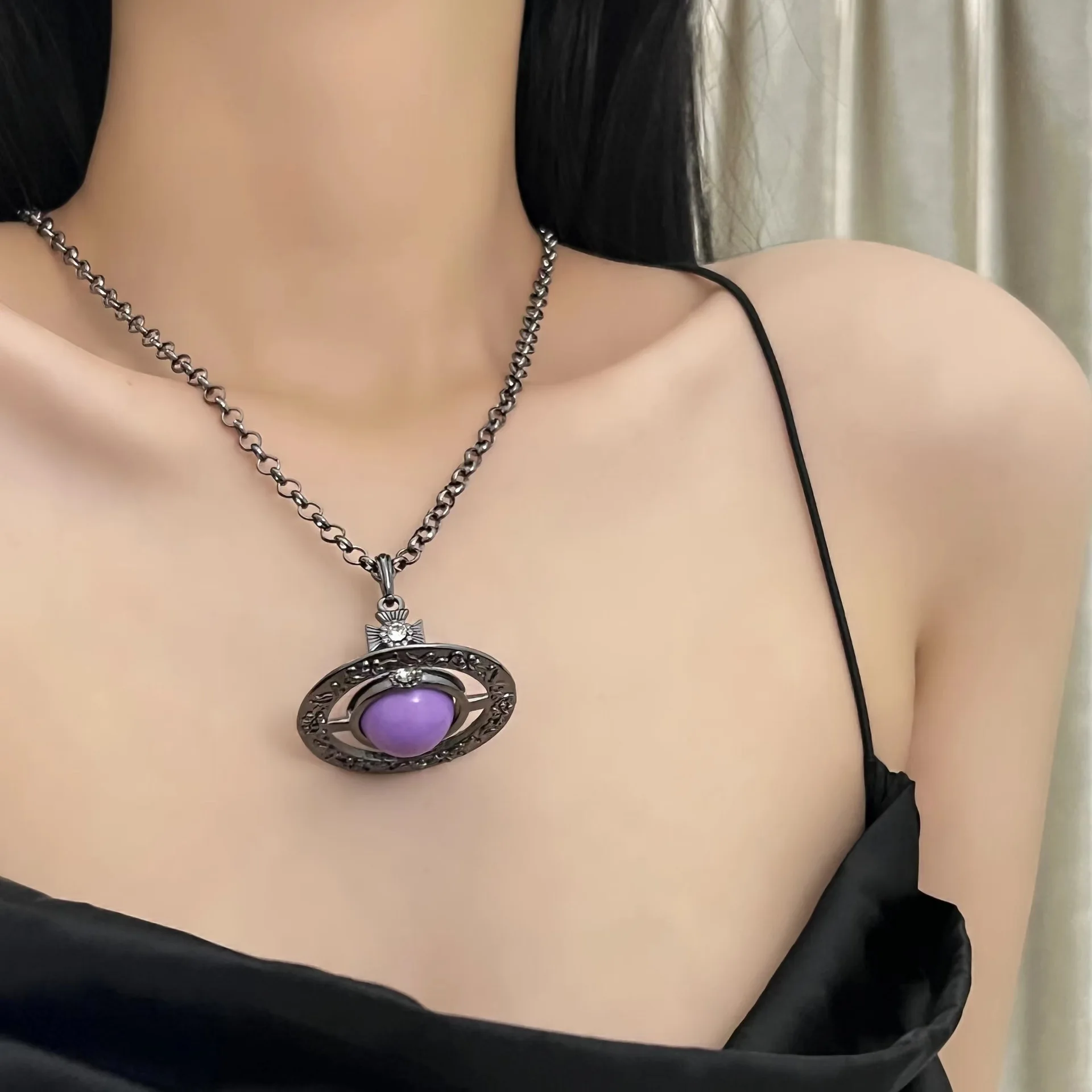 

Silver Pattern Amethyst Granite Necklace