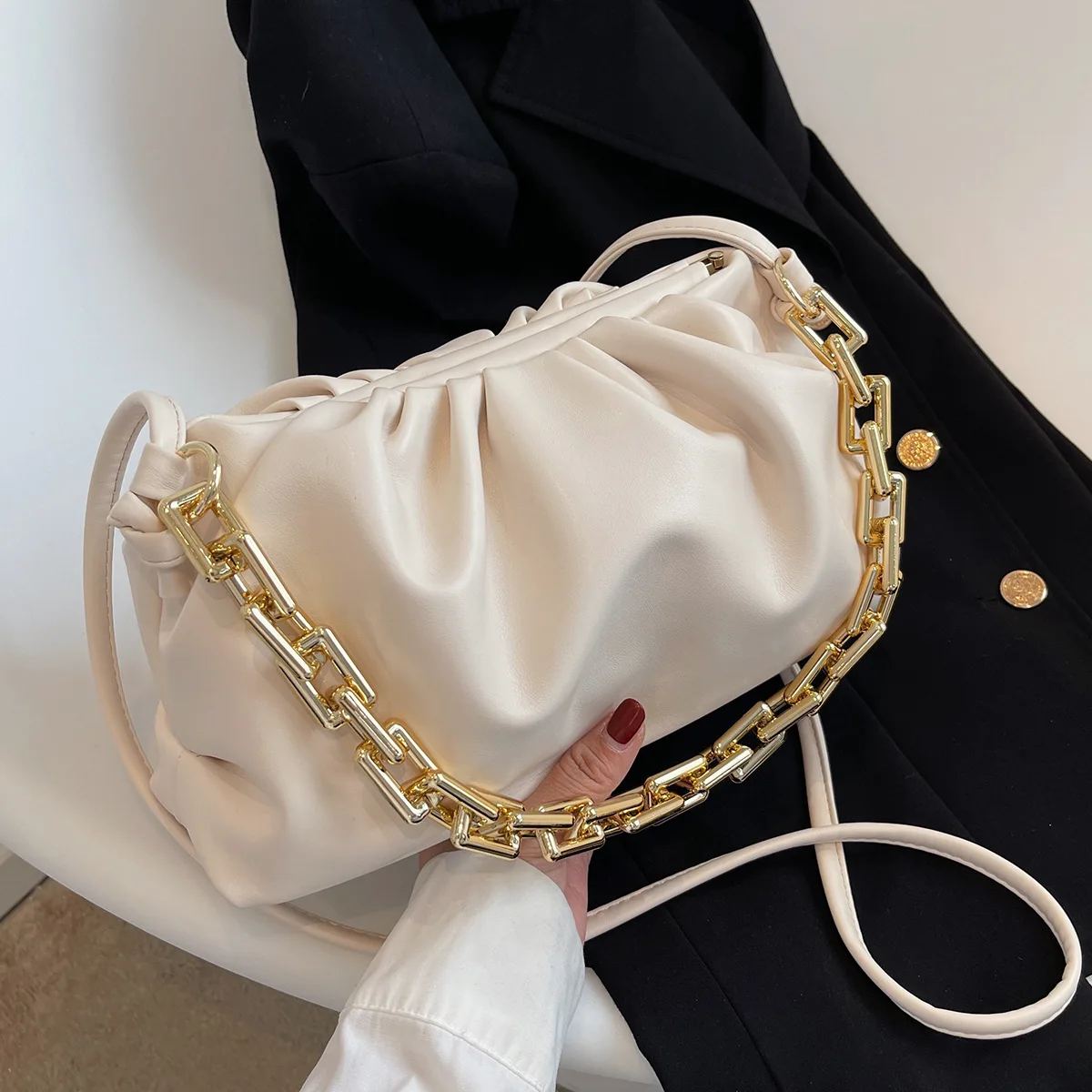 

Summer Bag Women's 2022 New Trendy Fashion Luxury High-quality Casual Simple Chain Pleated Cloud Bag Shoulder Messenger Bag