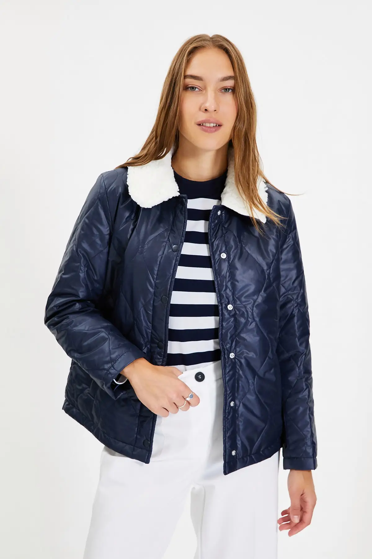 

Trendyol Plush Collar Quilted Coats TWOAW22MO0480