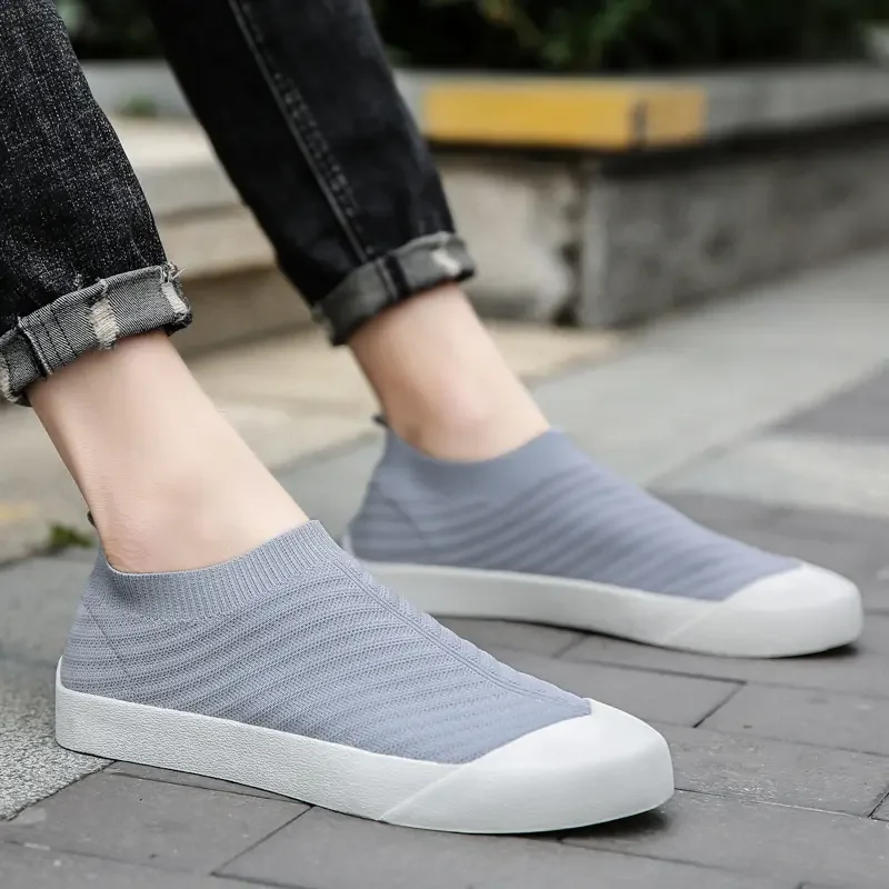 

Men Skateboarding Shoes Lightweight Slip on Breathable Sport Casual Women Walking Comfortable Footwear Non-slip High Quality