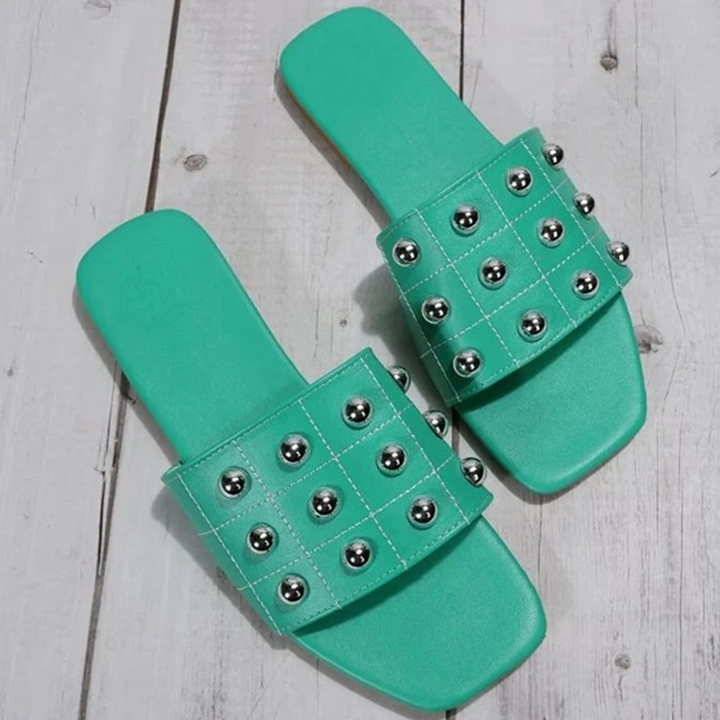 2023 new Summer Women Studded Decor Slides Fashion Summer Flat Sandals Personalized Punk Slippers Leisure Woman Shoes