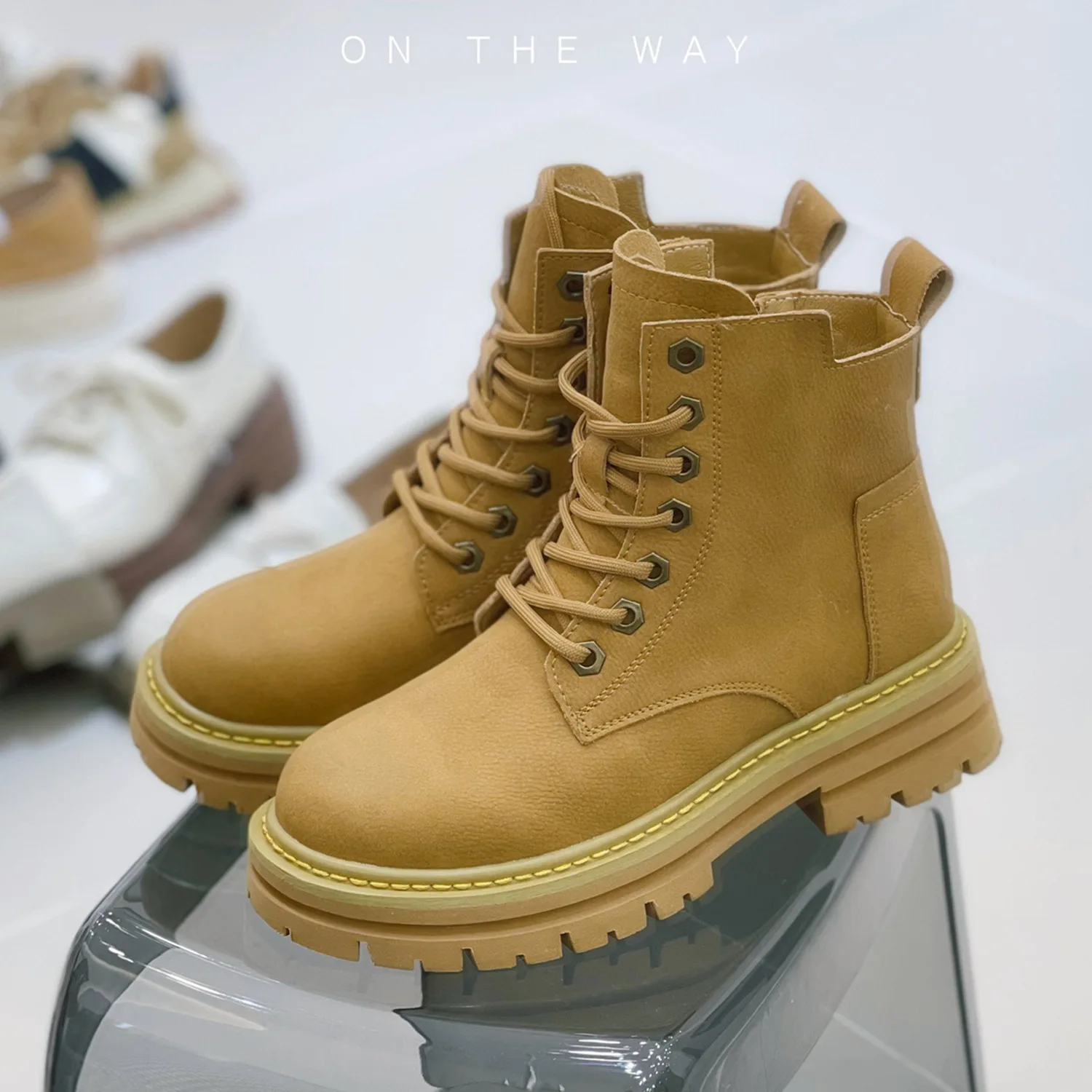 

Женские кожаные ботинки на массивной подошве, мотоциклетные ботинки унисекс, боевые ботинки на шнуровке с круглым носком, Размеры 35-39, обувь на платформе, новинка 2022