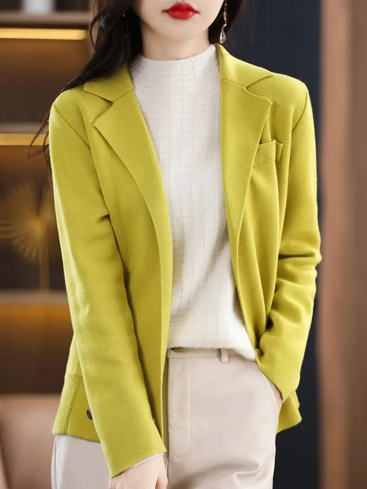 Рисунок 2 - Женская осенне-зимняя трикотажная