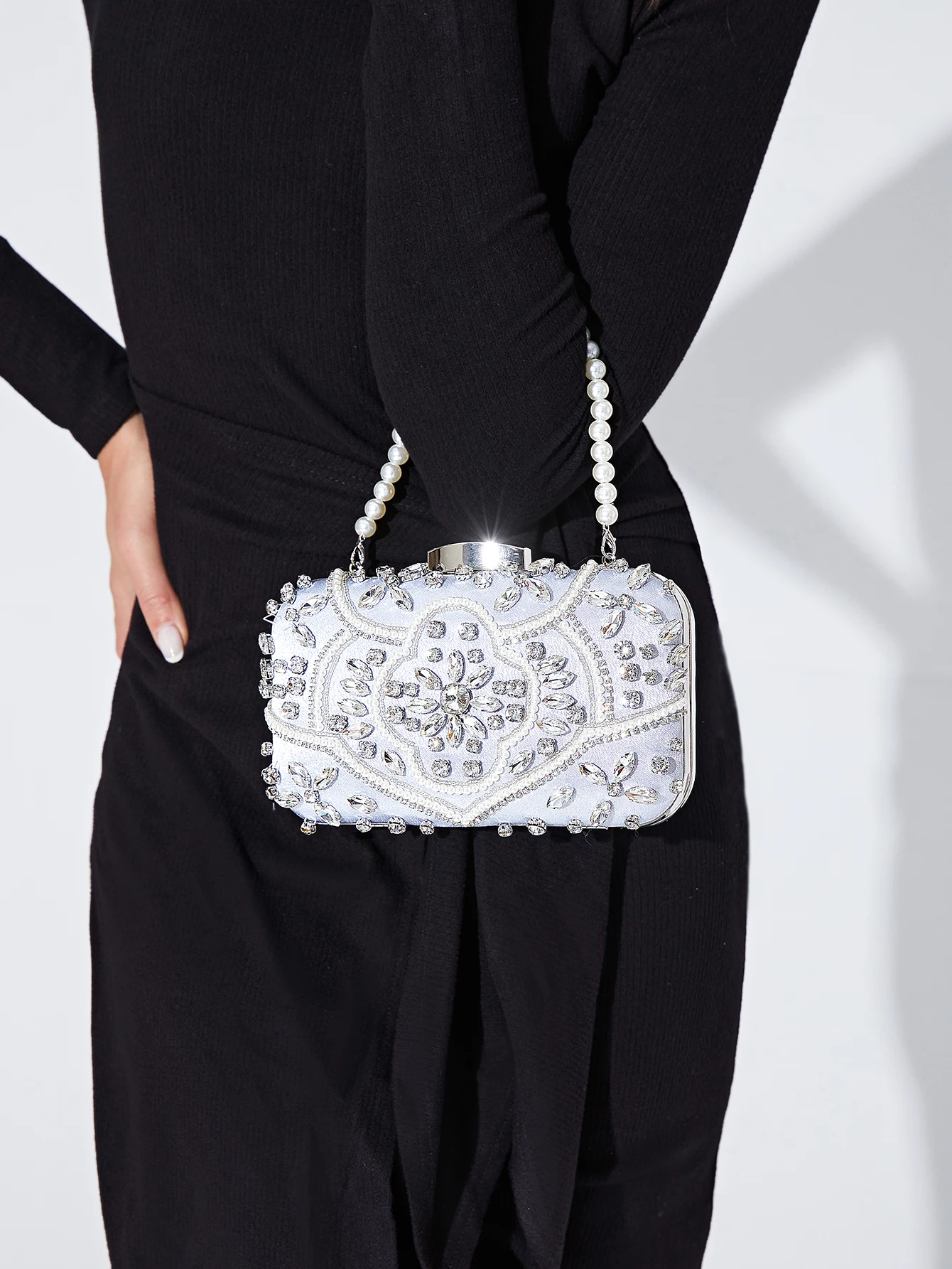 Великолепный элегантный ручной работы с жемчугом и бриллиантами