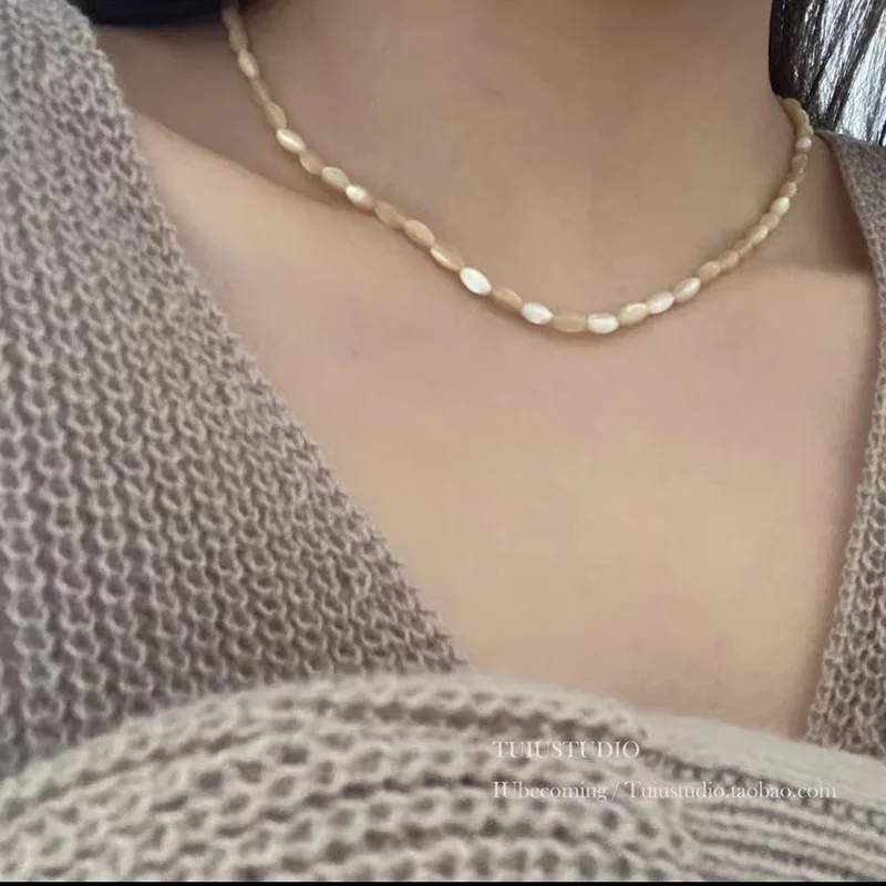 

Exquisite Irregular Shape Charm Mother-of-Pearl Beads Necklace For Women Rice Shape Handmade Beaded Clavicle Chain Girl Jewelry