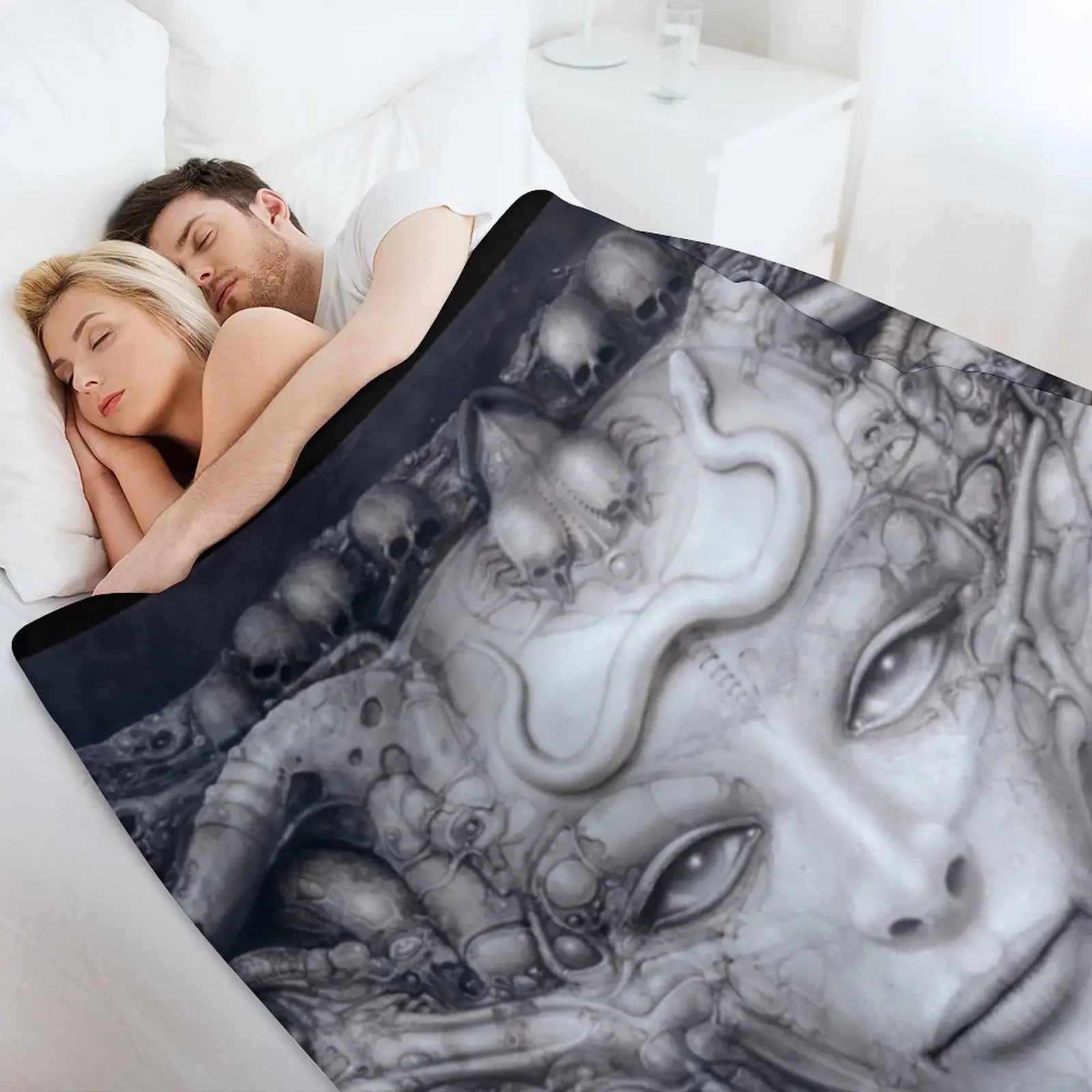 H.R. Giger - Li Мягкое плюшевое одеяло