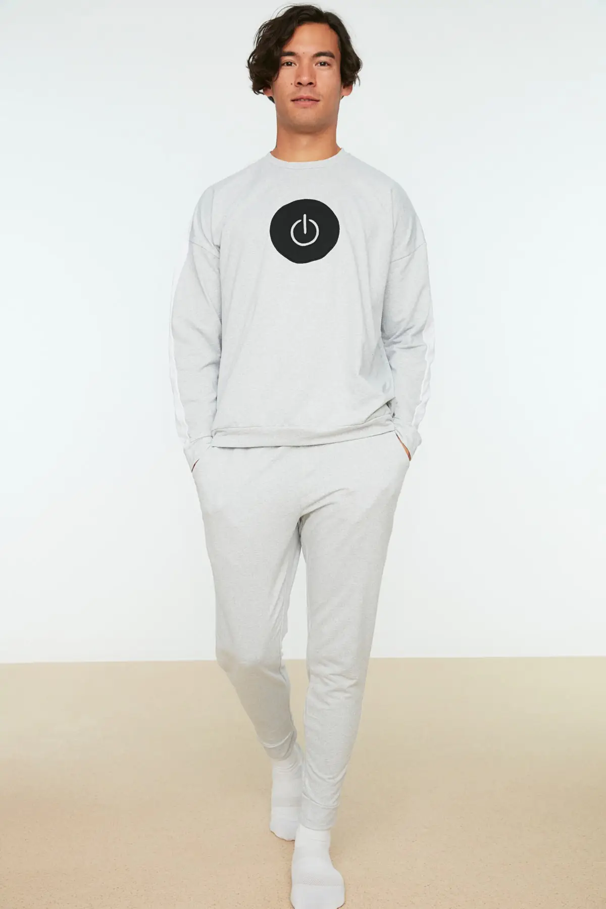 Трикотажный пижамный комплект с вышивкой Trendyol THMAW21PT0382 |