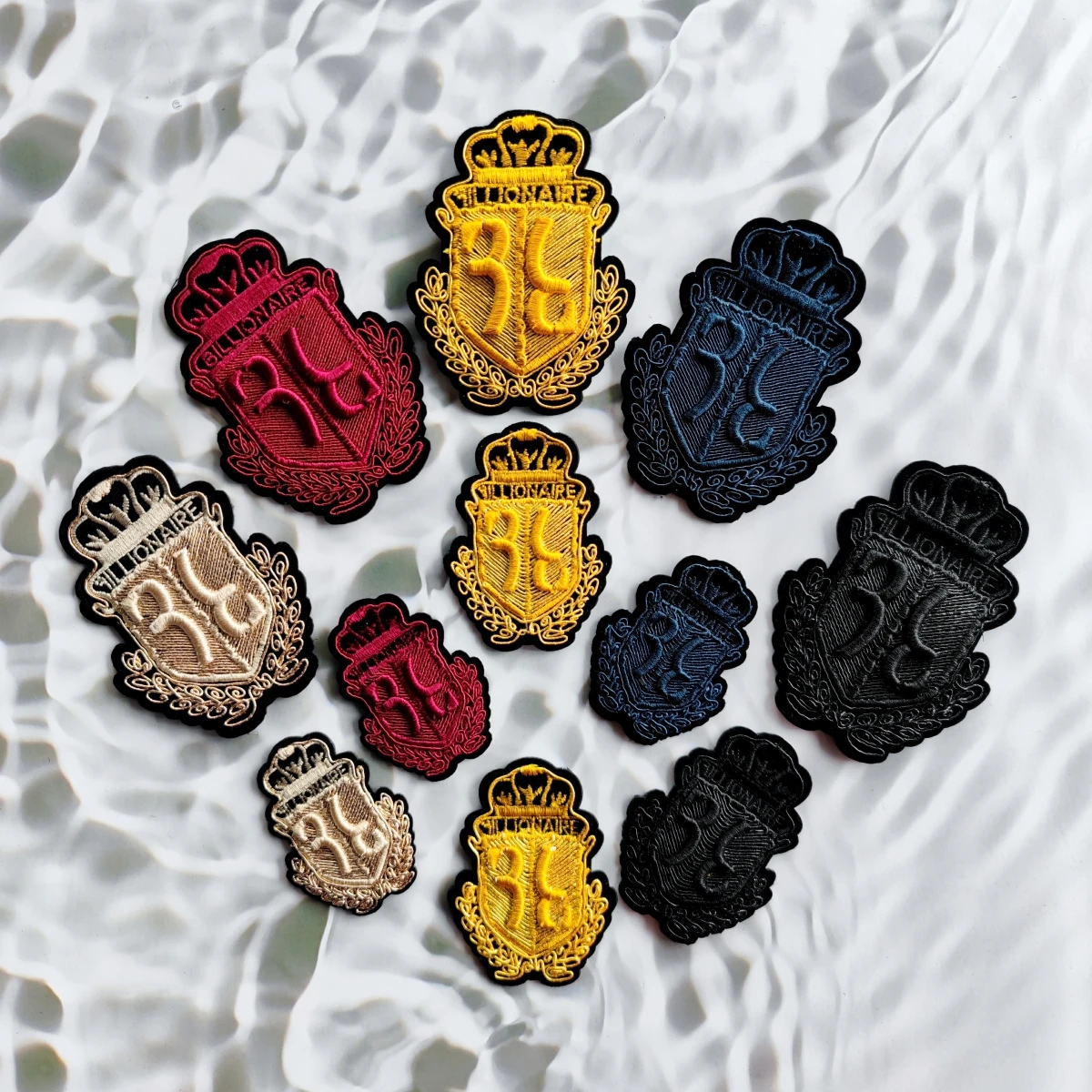 

VIPOINT металлическая нашивка для зубной щетки с вышивкой в виде короны и льва