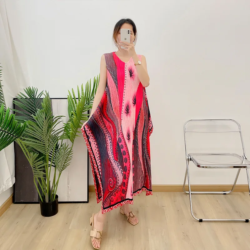 

Miyake pleated sleeveless vest print dress 2022 new summer light luxury ladies women's European women's long skirt