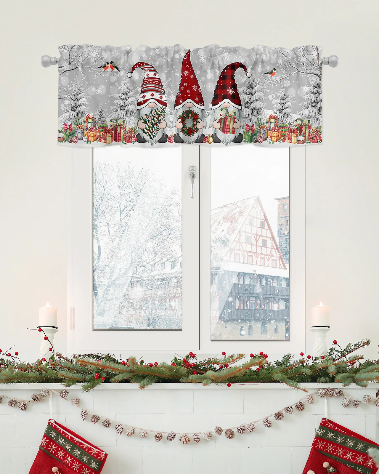 Рождественская снежная сцена снежинки гном серые короткие шторы кухня кафе
