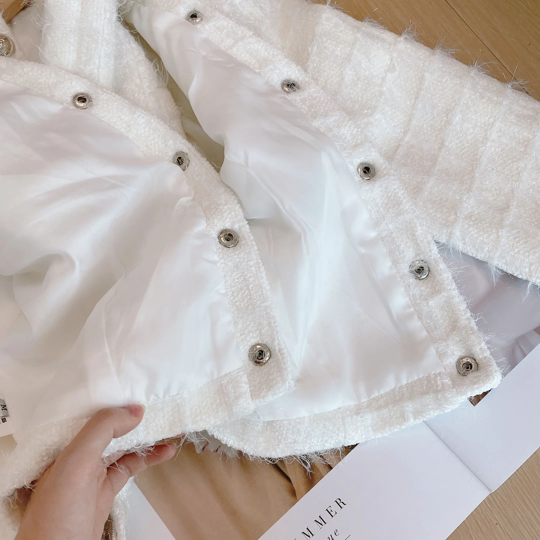 Женская твидовая куртка маленькая парная двубортная с металлическими вставками