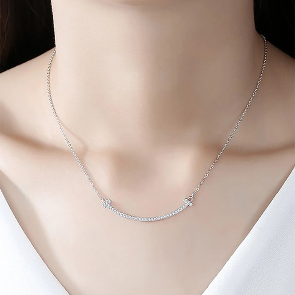 

S925 Sterling Silver Ladies Necklace Smiley Necklace Ladies Smile Small Design Pendant Accessories Simple Light Luxury Jewelry