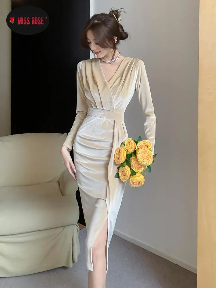 Флисовое бархатное зимнее платье с французским разрезом женское приталенное