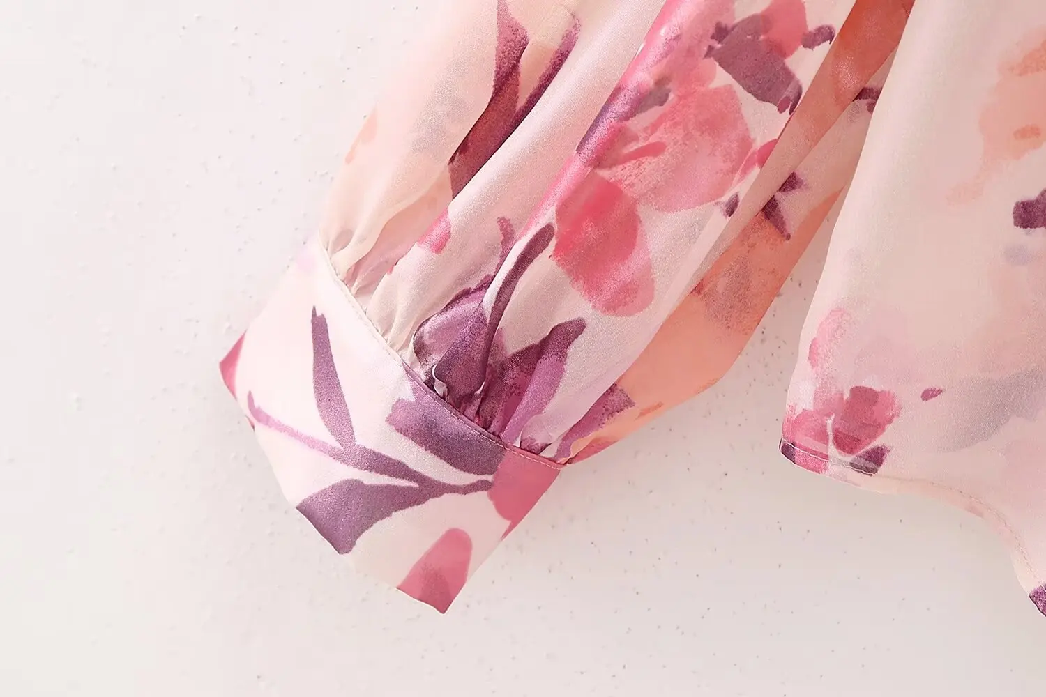 Женская рубашка с цветочным принтом на пуговицах длинным рукавом