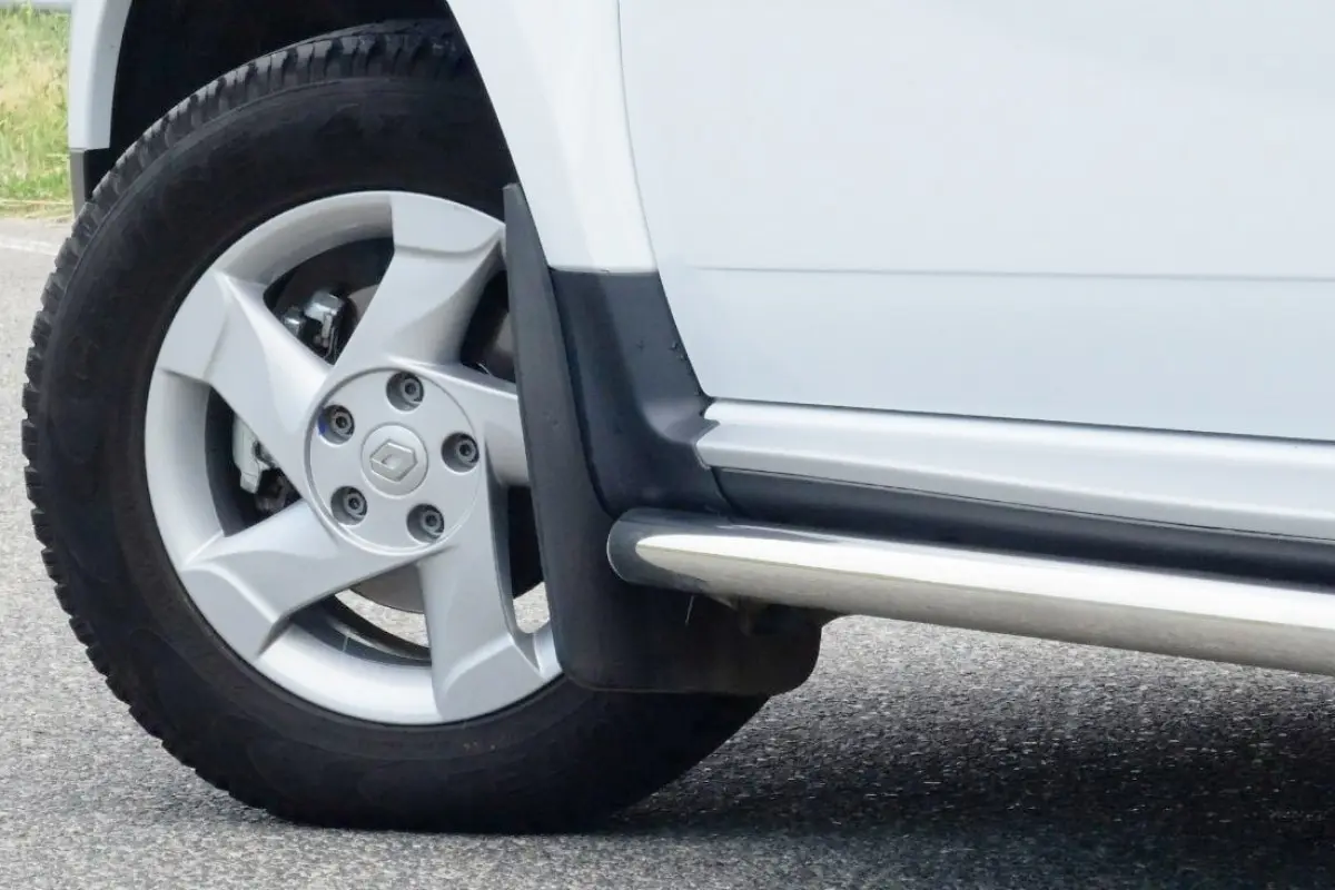 Передние увеличенные брызговики Renault Duster/Рено Дастер (2010-2021) Дастер-гард |